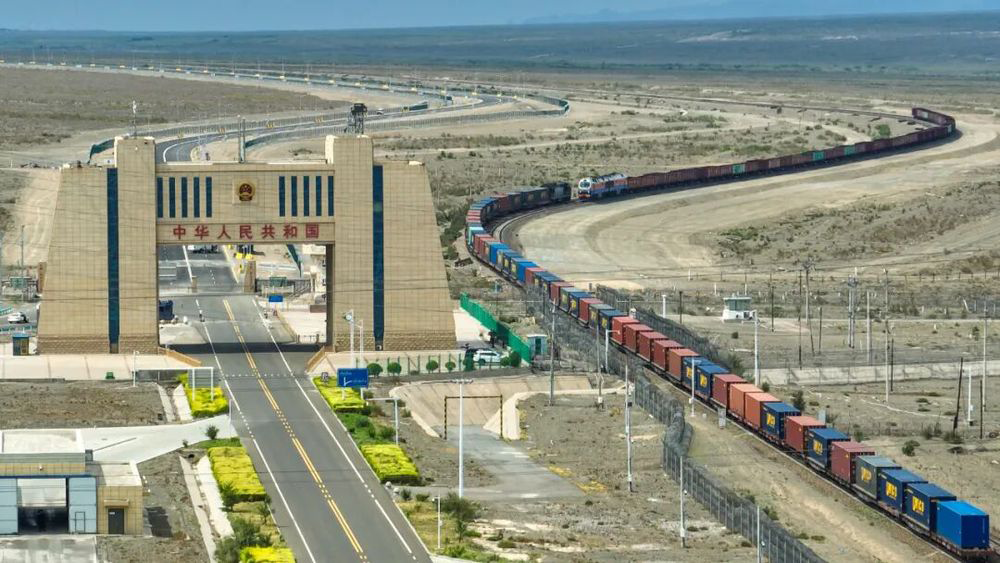 媒体聚焦 | 中欧班列何以成为 “不确定” 里的  “确定” ？